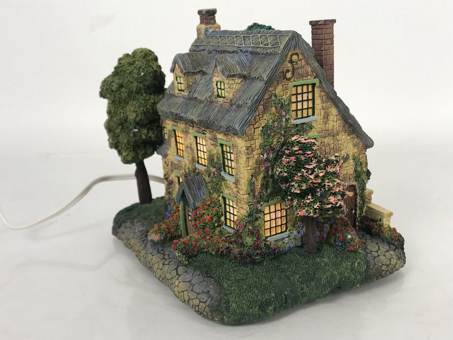 Thomas Kinkade Hawthorne Village Stonebrooke Inn Lighted Village Sculpture Figurine [Photo 3]