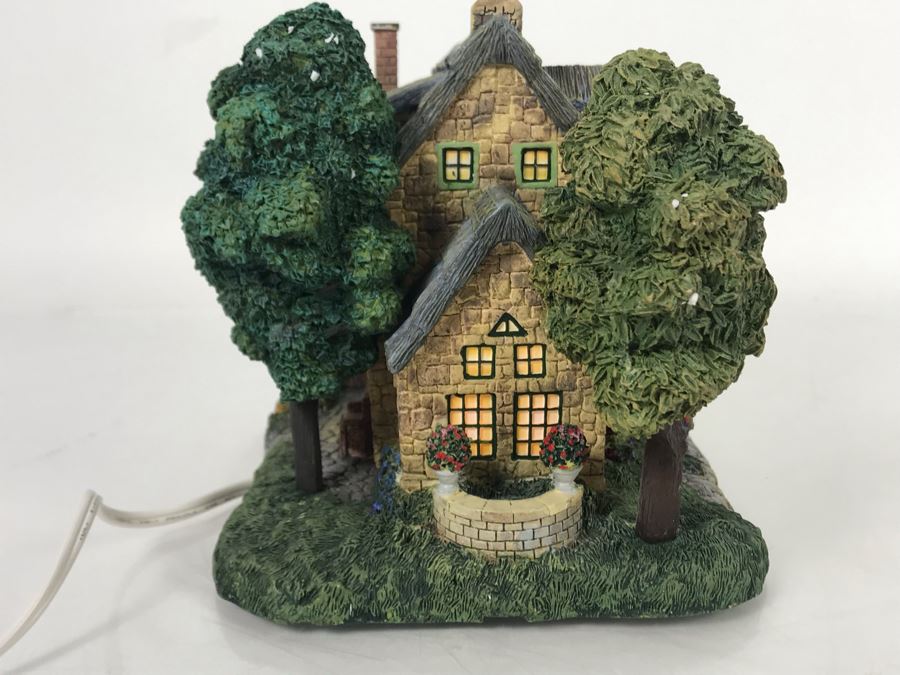 Thomas Kinkade Hawthorne Village Stonebrooke Inn Lighted Village Sculpture Figurine [Photo 4]