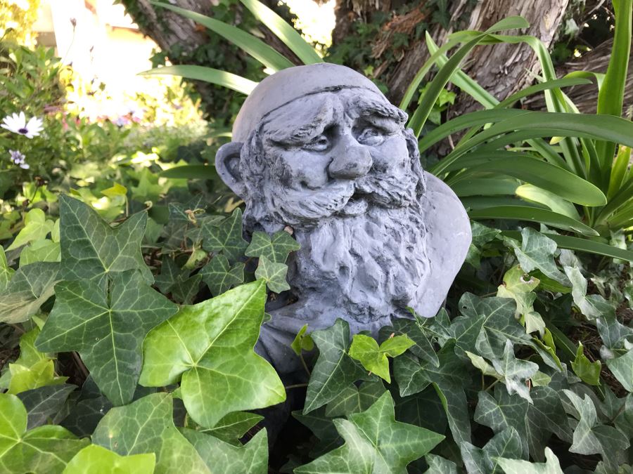 resin garden gnome
