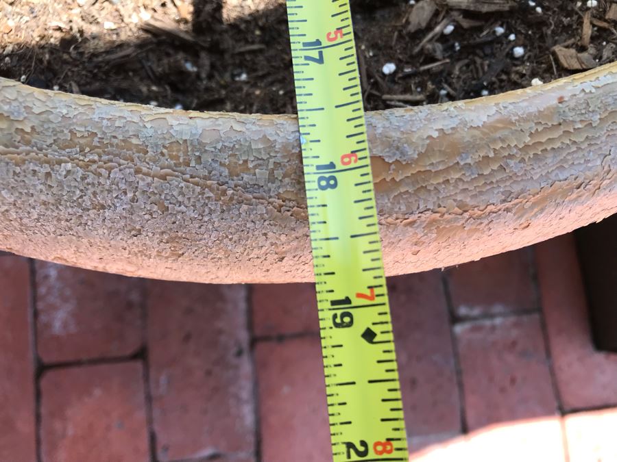 Outdoor Potted Plant 18.5W X 17H [Photo 3]