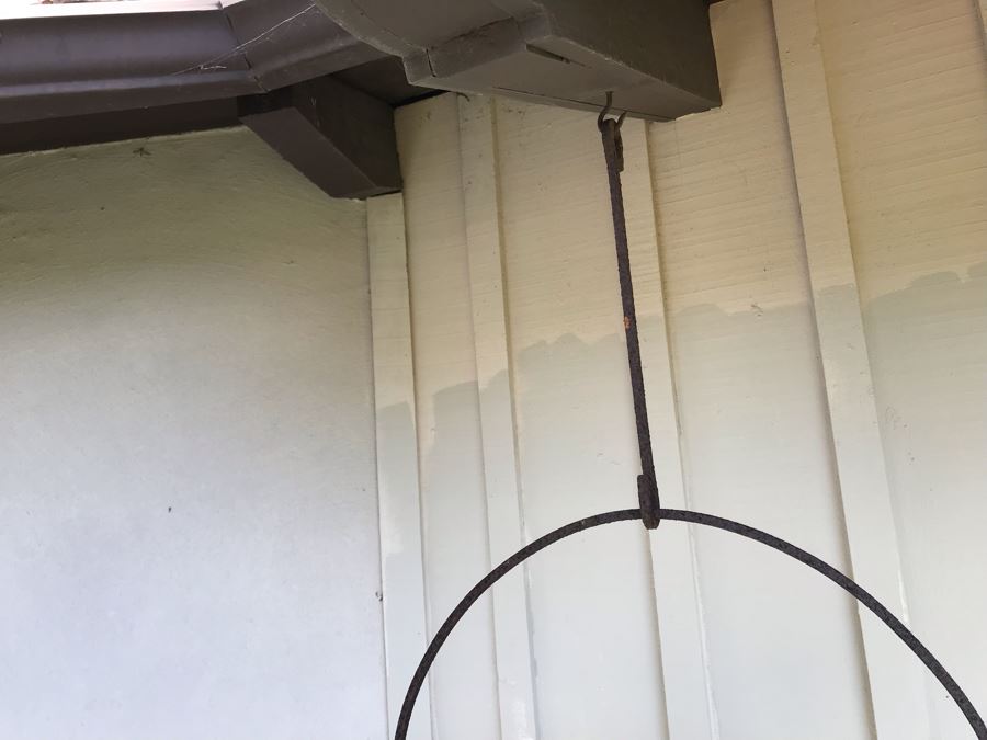 Outdoor Potted Succulent Plant With Rustic Metal Pot Holder Hanger 24W [Photo 7]