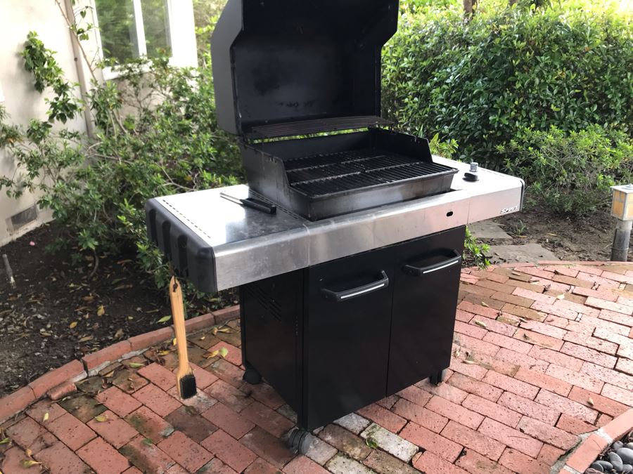Weber Spirit Outdoor Gas Grill With Cover [Photo 2]