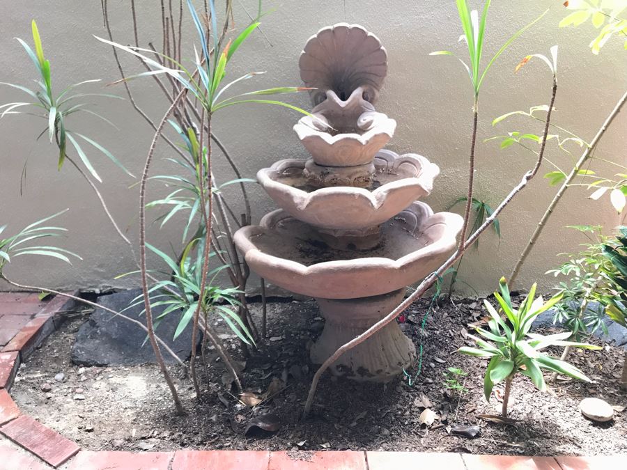 3-Tier Shell Motif Outdoor Cement Water Fountain 27W X 39H [Photo 1]