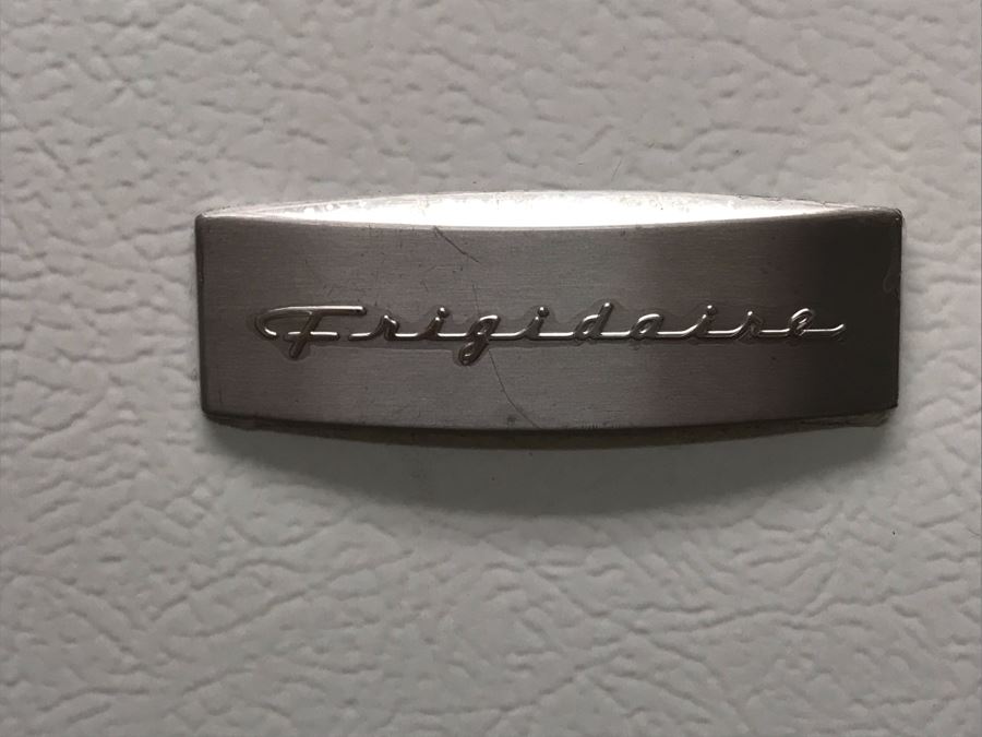 Frigidaire Refrigerator Fridge Model FTHD18P4KWO 30W X 30D X 66H [Photo 4]