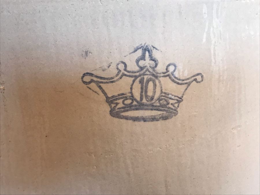 Large Vintage Robinson Ransbottom 10 Gallon Crock Pot With Round Glass Top Table [Photo 4]