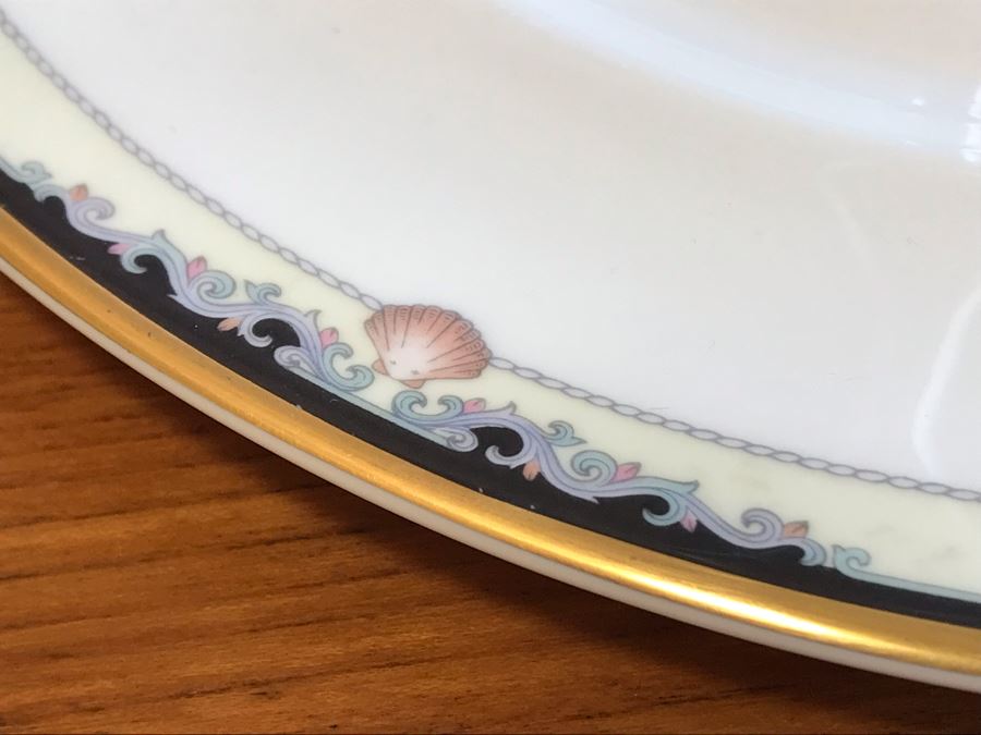 Royal Doulton Handled Serving Plate 10.5R [Photo 2]