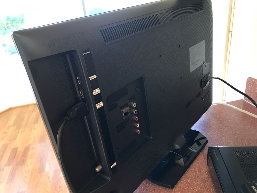 Samsung 24' HDTV UN24M4500AF [Photo 4]