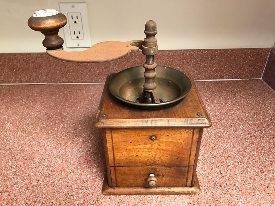 Antique Coffee Grinder 6W X 10H [Photo 3]