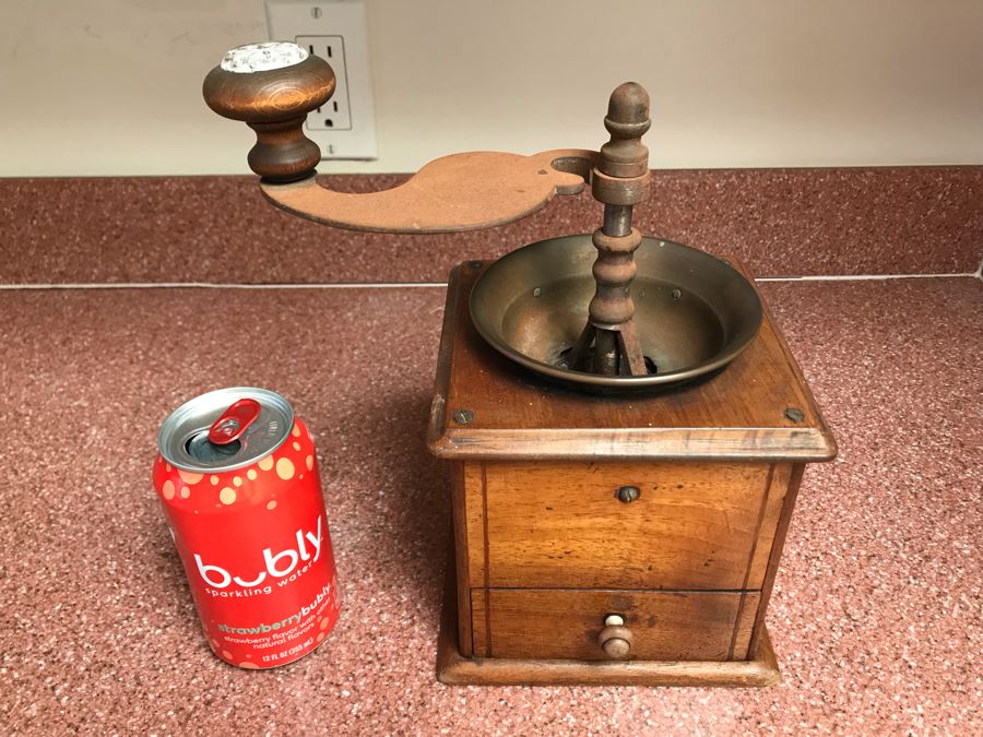 Antique Coffee Grinder 6W X 10H [Photo 2]