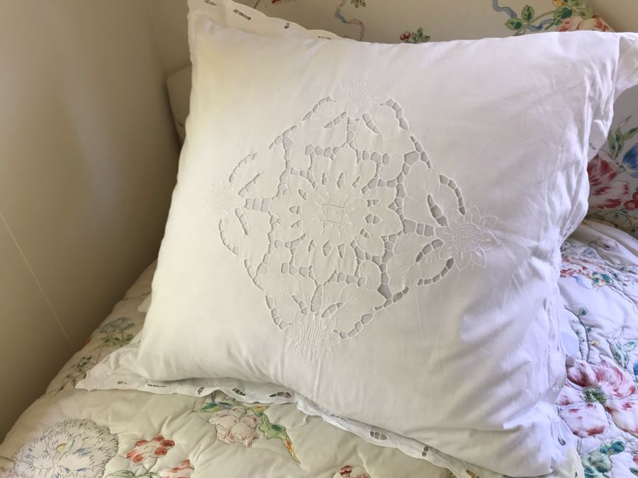 Pair Of Twin Beds, All Bedding, Pillows, Metal Bed Frames, Mattresses And Boxsprings [Photo 14]