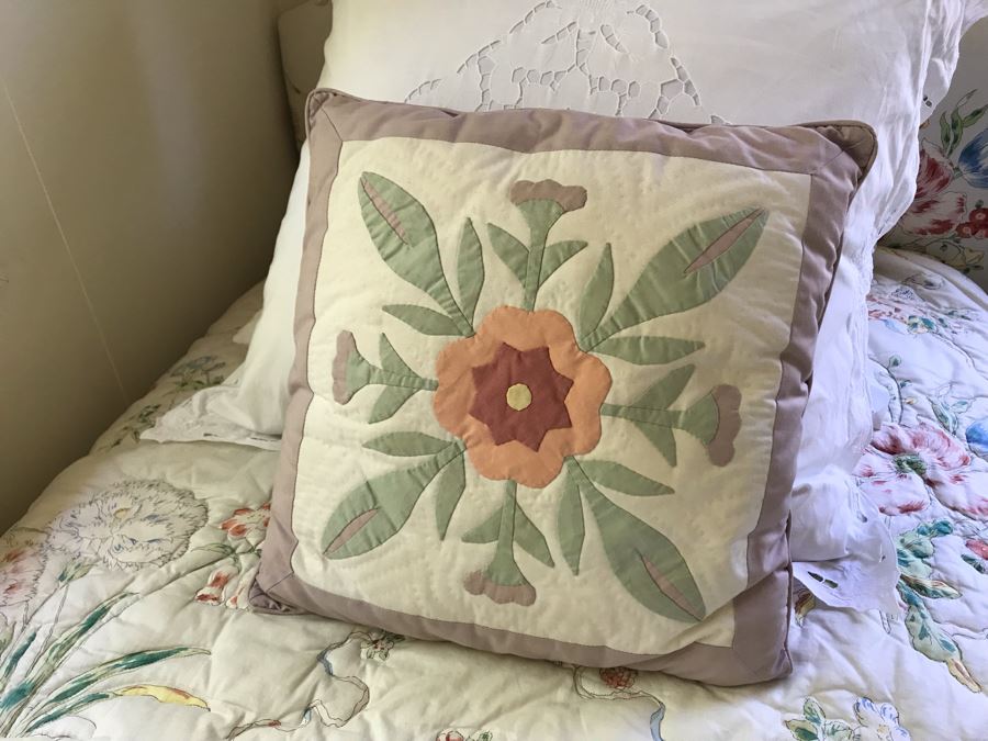 Pair Of Twin Beds, All Bedding, Pillows, Metal Bed Frames, Mattresses And Boxsprings [Photo 13]