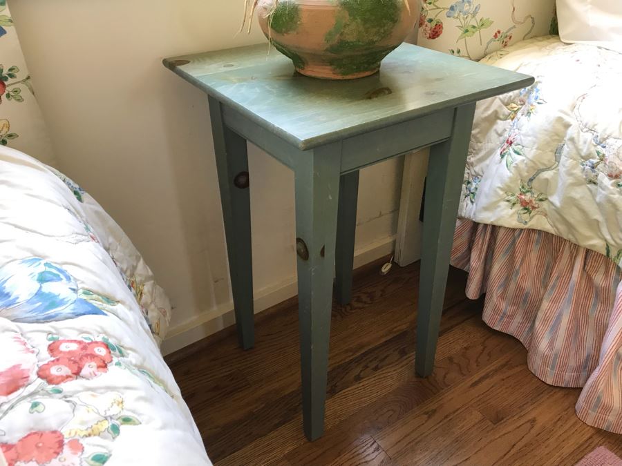 Shabby Chic Sea Green Side Table 16W X 16D X 25.5H [Photo 3]