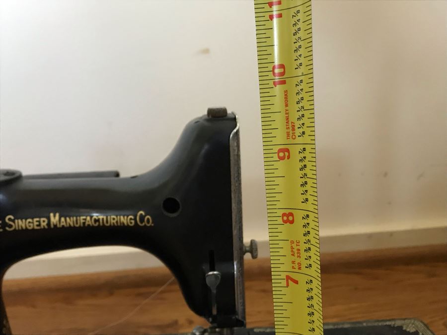 Vintage Singer Featherweight Sewing Machine 15W X 7D X 10H [Photo 16]
