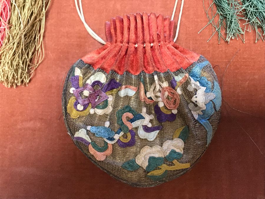 Framed Antique Chinese Silk Purse Pouch Frame Measures 11W X 16H [Photo 10]