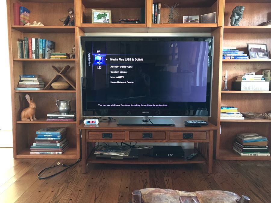 SAMSUNG 55' 1080p LED HDTV Model UN55B7100WF With Remote [Photo 3]