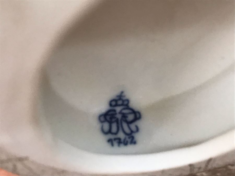 Dancing Ballerina Figurine 8H, Porcelain Swan Figurine And Porcelain Oval Box  [Photo 13]