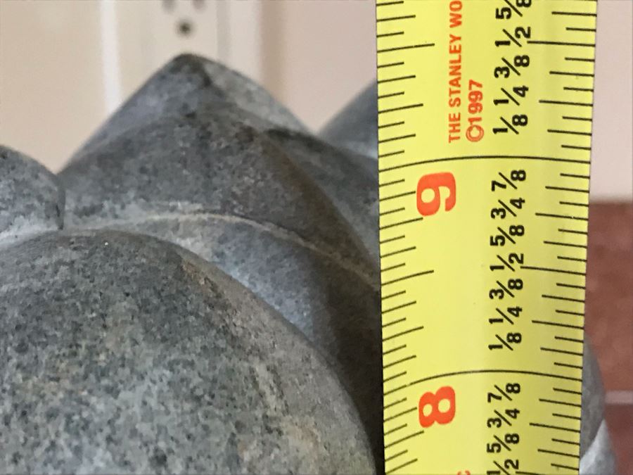 Impressive Carved Inuit Soapstone Eskimo Art By Tanih Qumaluk Canada 7.5W X 6D X 9H [Photo 18]