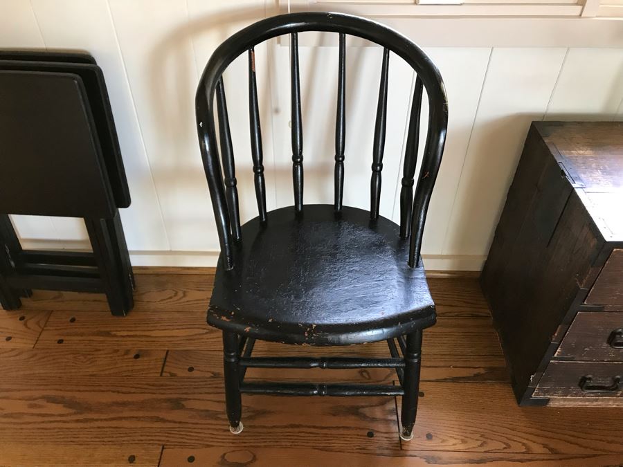 Vintage Black Wooden Side Chair [Photo 3]