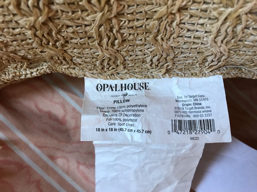 Vintage White Wicker Chaise Lounge With Cushion And (3) Throw Pillows [Photo 7]