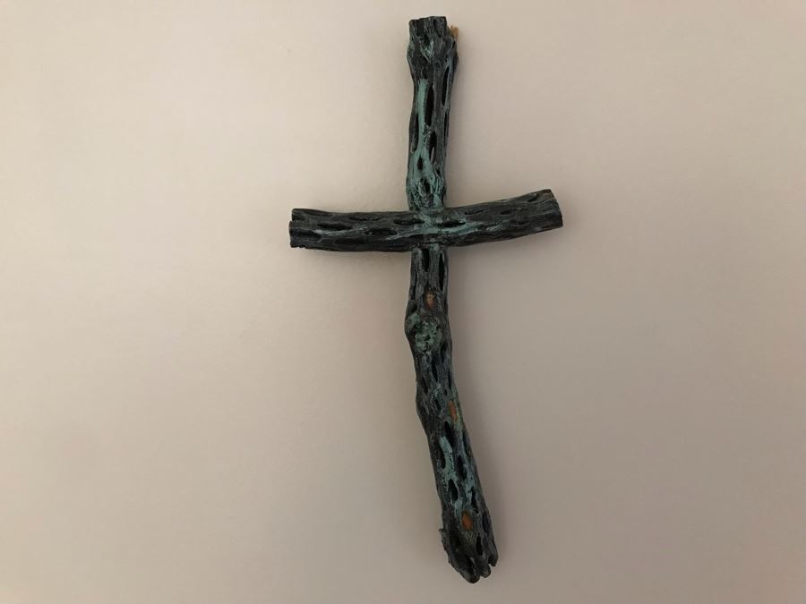 Cross 7W X 15H [Photo 1]