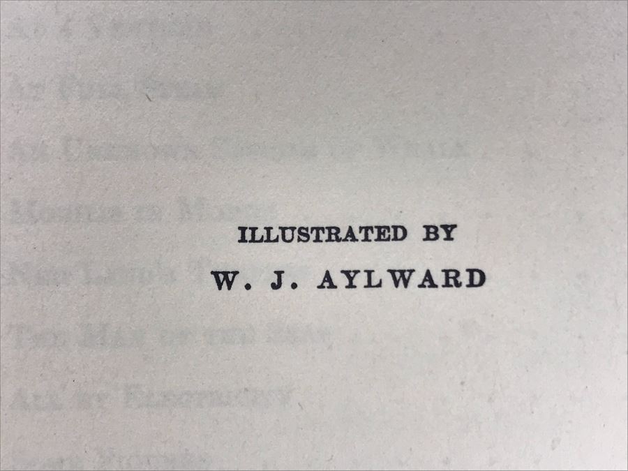 JUST ADDED - Vintage 1933 Book Twenty Thousand Leagues Under The Sea By Jules Verne [Photo 3]