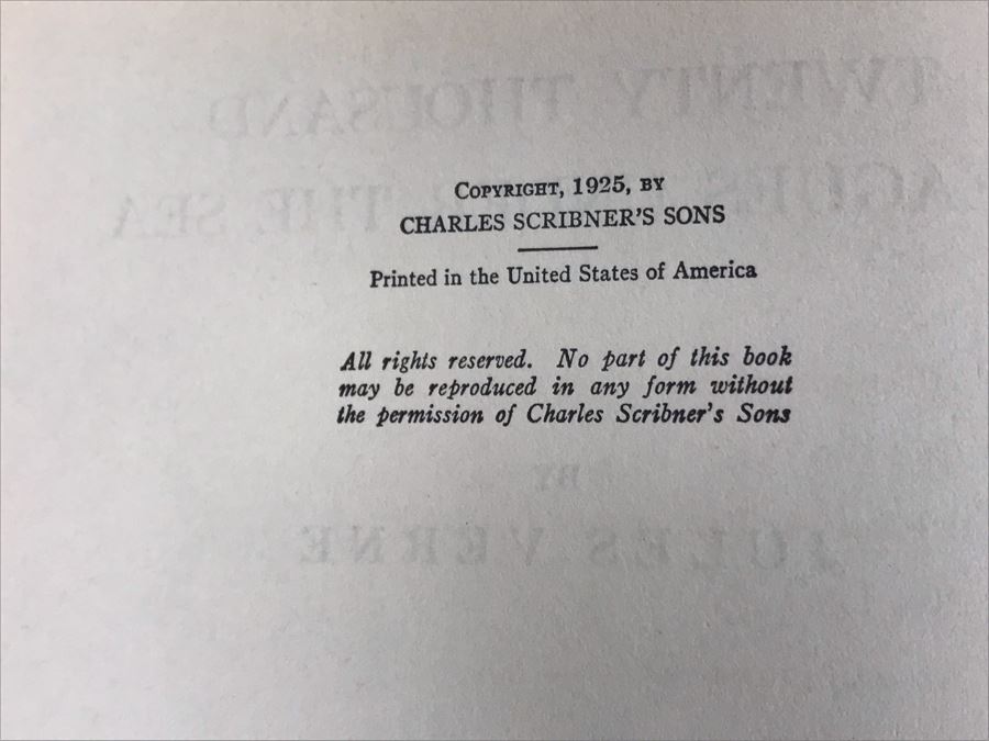 JUST ADDED - Vintage 1933 Book Twenty Thousand Leagues Under The Sea By Jules Verne [Photo 5]