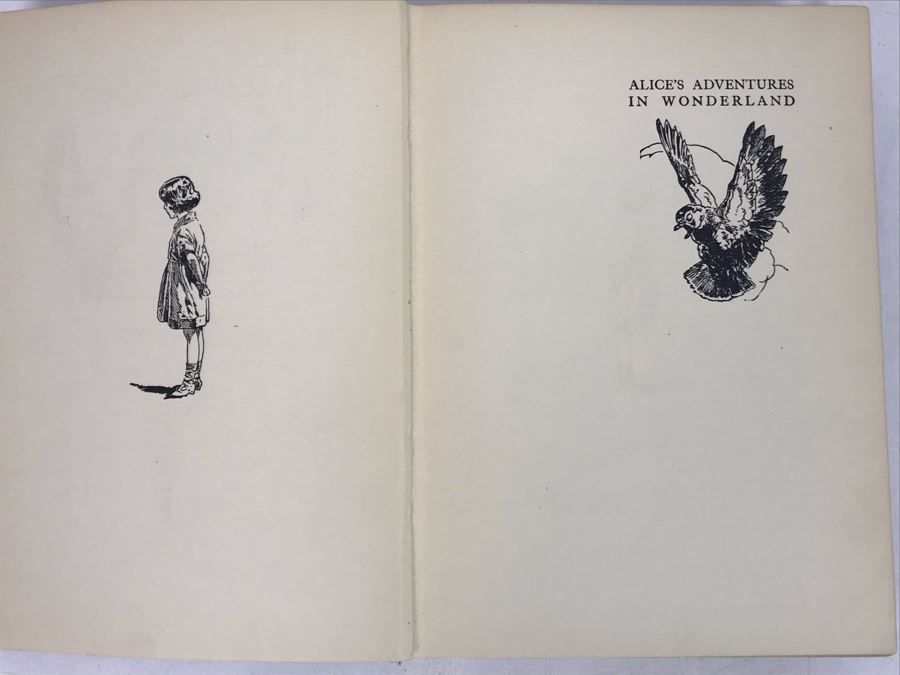 JUST ADDED - Alice In Wonderland And Through The Looking Glass Book By Lewis Carroll Illustrated By Harry Rountree [Photo 9]