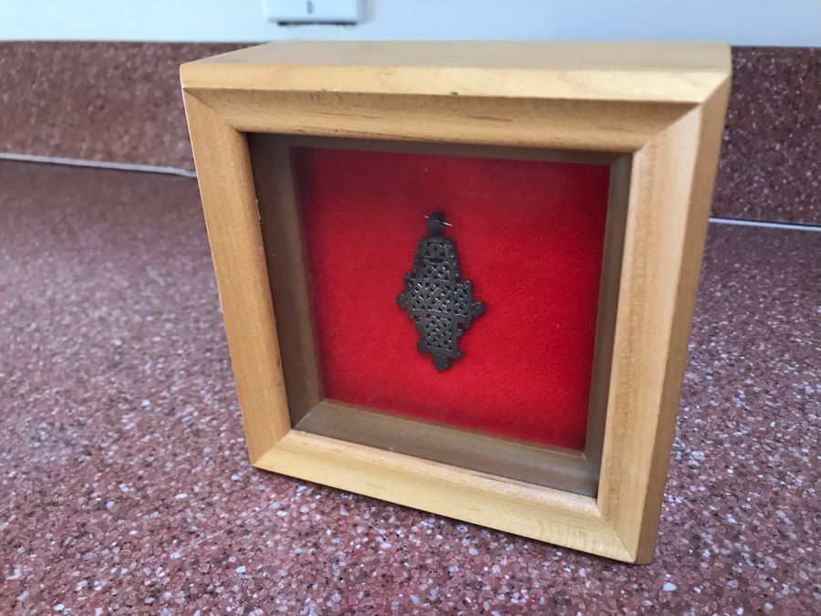 JUST ADDED - Vintage Silver Pendant In Shadow Box Frame 5 X 5 [Photo 3]