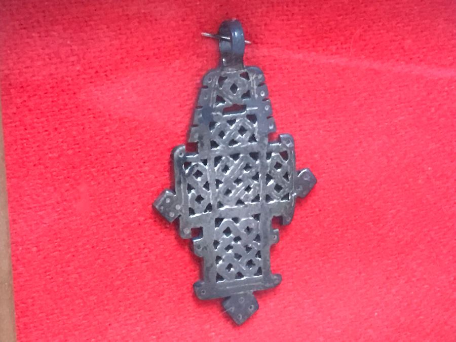 JUST ADDED - Vintage Silver Pendant In Shadow Box Frame 5 X 5 [Photo 5]