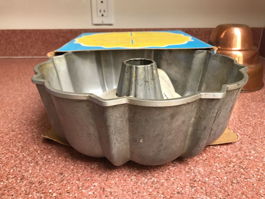 JUST ADDED - Nordic Ware 12 Cup Bundt Pan And Copper Mold [Photo 6]