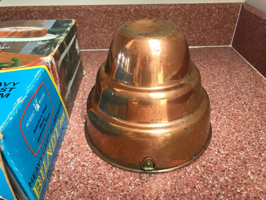 JUST ADDED - Nordic Ware 12 Cup Bundt Pan And Copper Mold [Photo 4]