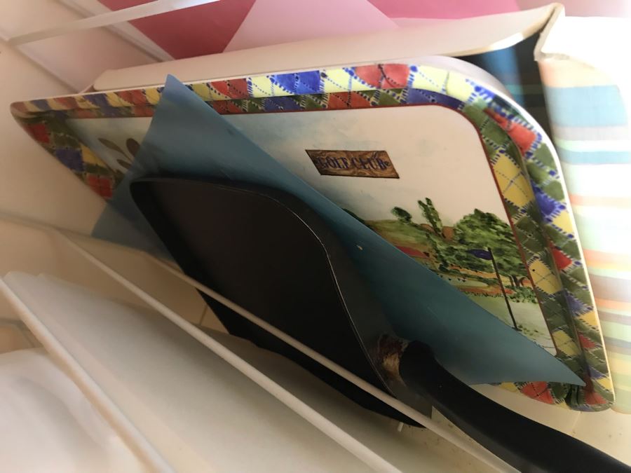 JUST ADDED - Various Trays, Plates And Cutting Boards [Photo 5]