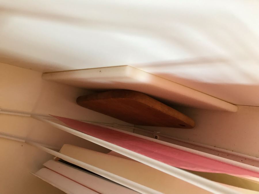 JUST ADDED - Various Trays, Plates And Cutting Boards [Photo 4]