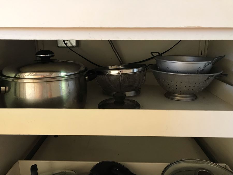 JUST ADDED - Various Pots, Pans Including Paul Revere, Skillets, Colanders [Photo 7]