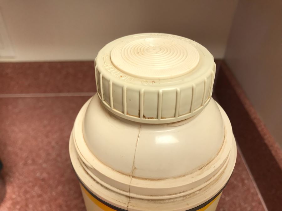 JUST ADDED - Vintage DUNLOP Tennis Balls Advertising Thermos And Stanley Aladdin Thermos [Photo 7]