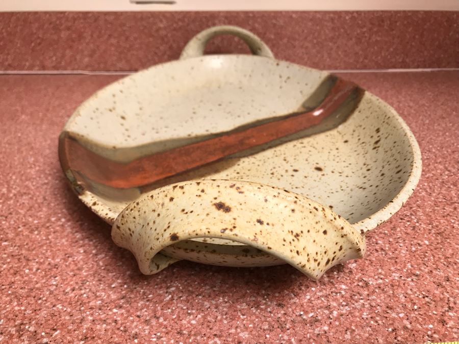 JUST ADDED - Signed Art Pottery Platter By The Good Earth Kennebunkport Maine 18 X 12 [Photo 4]