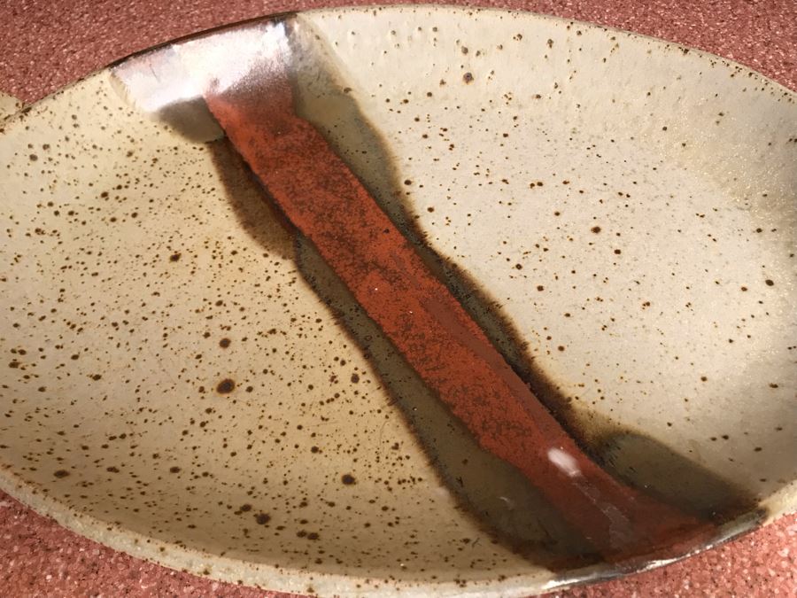 JUST ADDED - Signed Art Pottery Platter By The Good Earth Kennebunkport Maine 18 X 12 [Photo 3]