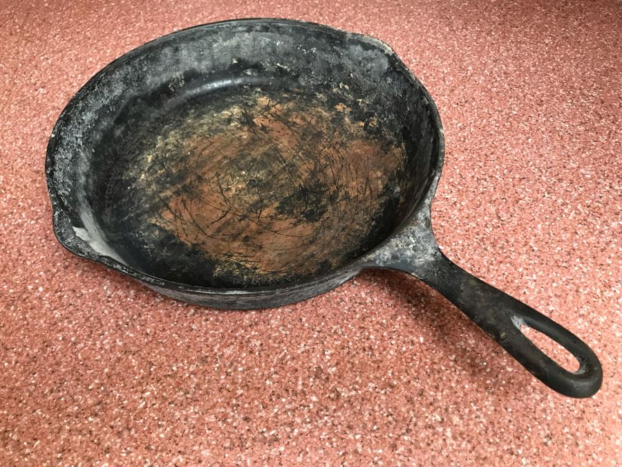 JUST ADDED - Vintage Wagner Ware Sidney Cast Iron Skillet #0 11W [Photo 1]