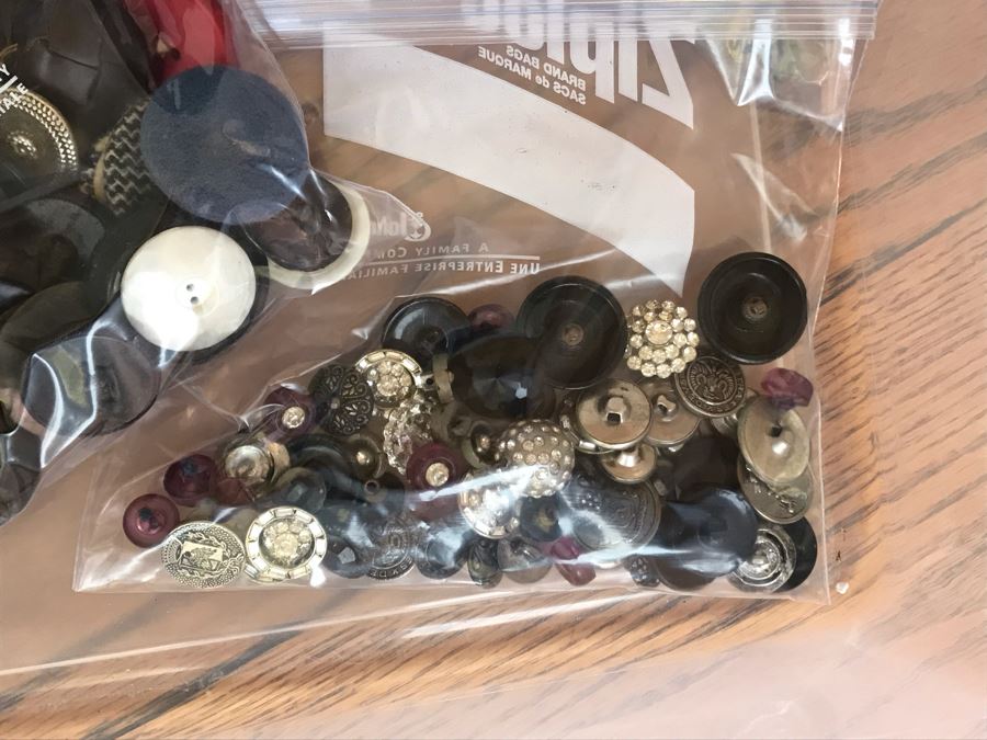 JUST ADDED - Large Collection Of Vintage Buttons - See Photos [Photo 6]