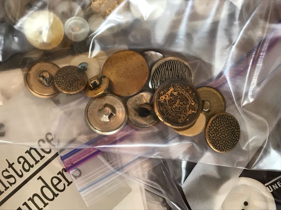 JUST ADDED - Large Collection Of Vintage Buttons - See Photos [Photo 14]
