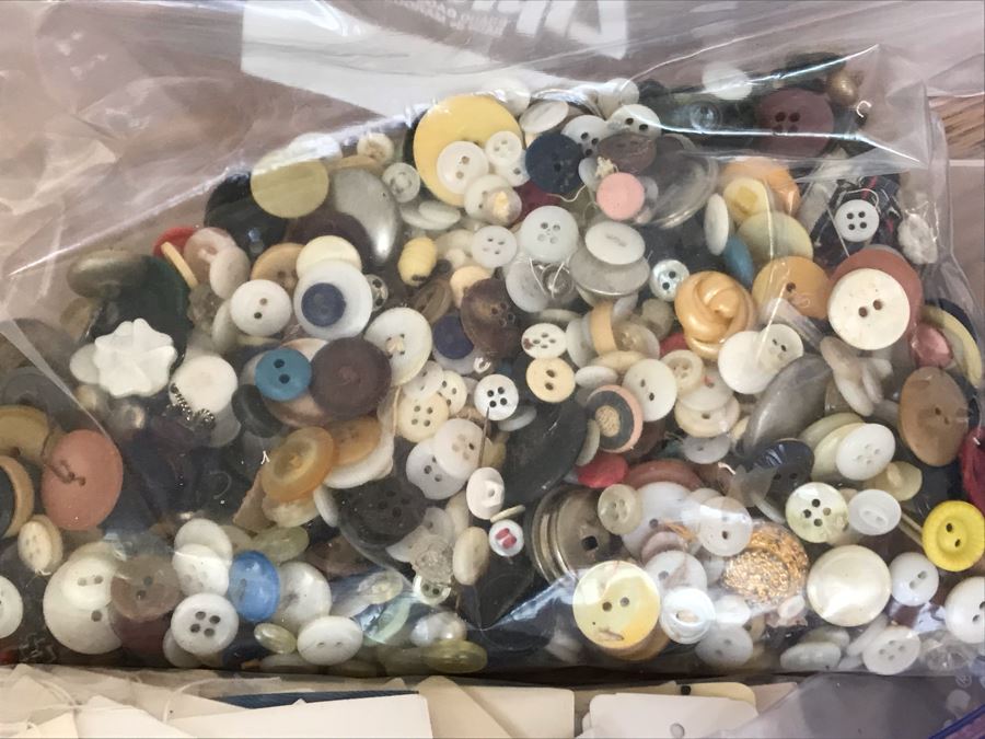 JUST ADDED - Large Collection Of Vintage Buttons - See Photos [Photo 12]