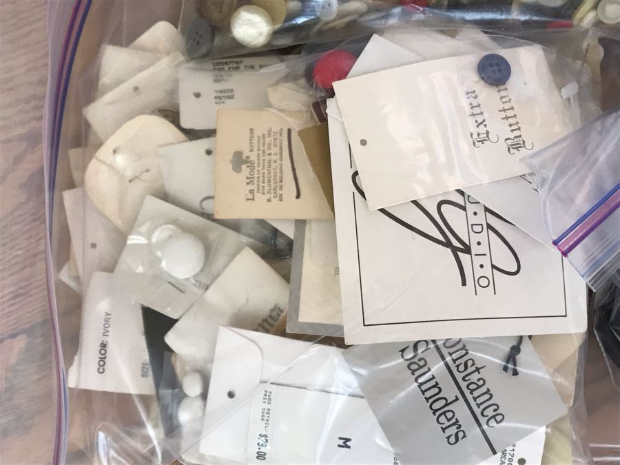 JUST ADDED - Large Collection Of Vintage Buttons - See Photos [Photo 9]