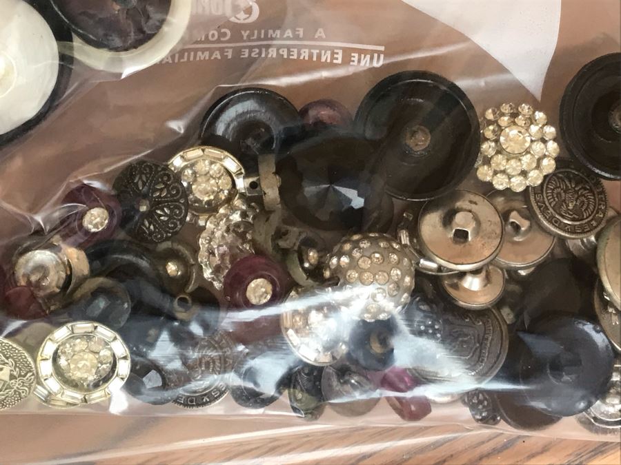 JUST ADDED - Large Collection Of Vintage Buttons - See Photos [Photo 7]