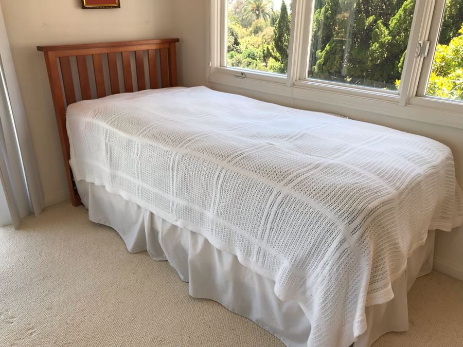 JUST ADDED - Wooden Headboard With Twin Size E.S. Kluft Luxury Mattress, Bedding And Adjustable Base - See Photos [Photo 3]