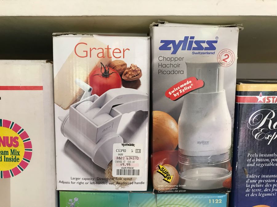 JUST ADDED - Kitchen Appliances Lot With Ice Cream Freezer - 6 Items Total [Photo 3]