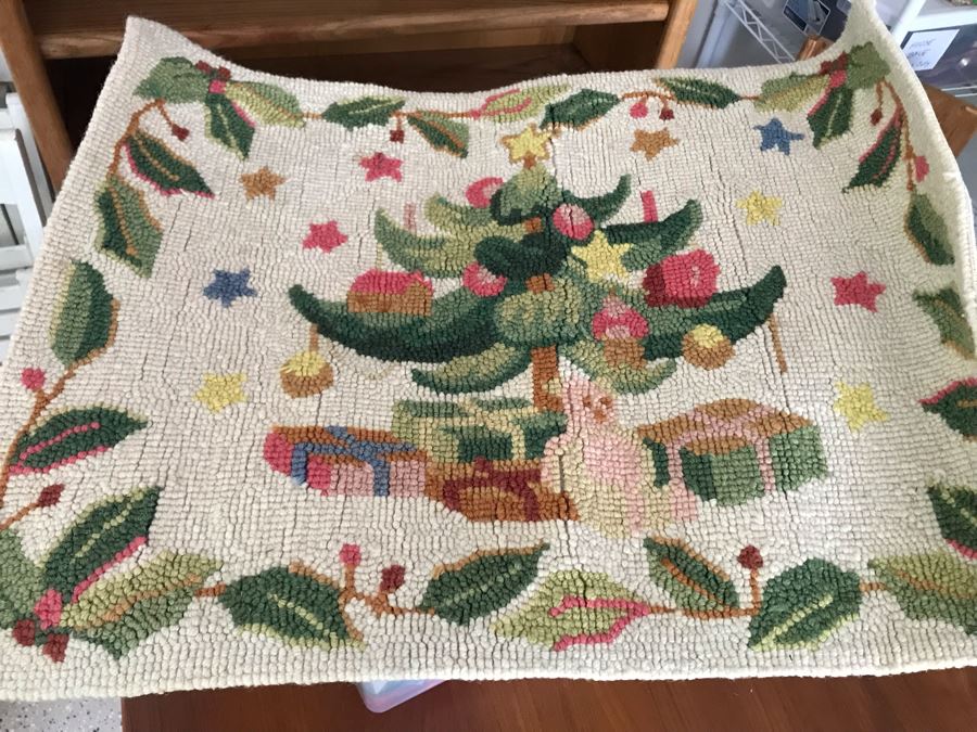 JUST ADDED - Plastic Bin Filled With Christmas Themed Linens / Tablecloths Including Christmas Hooked Rug [Photo 3]