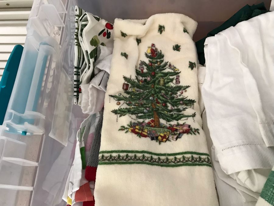 JUST ADDED - Plastic Bin Filled With Christmas Themed Linens / Tablecloths Including Christmas Hooked Rug [Photo 6]