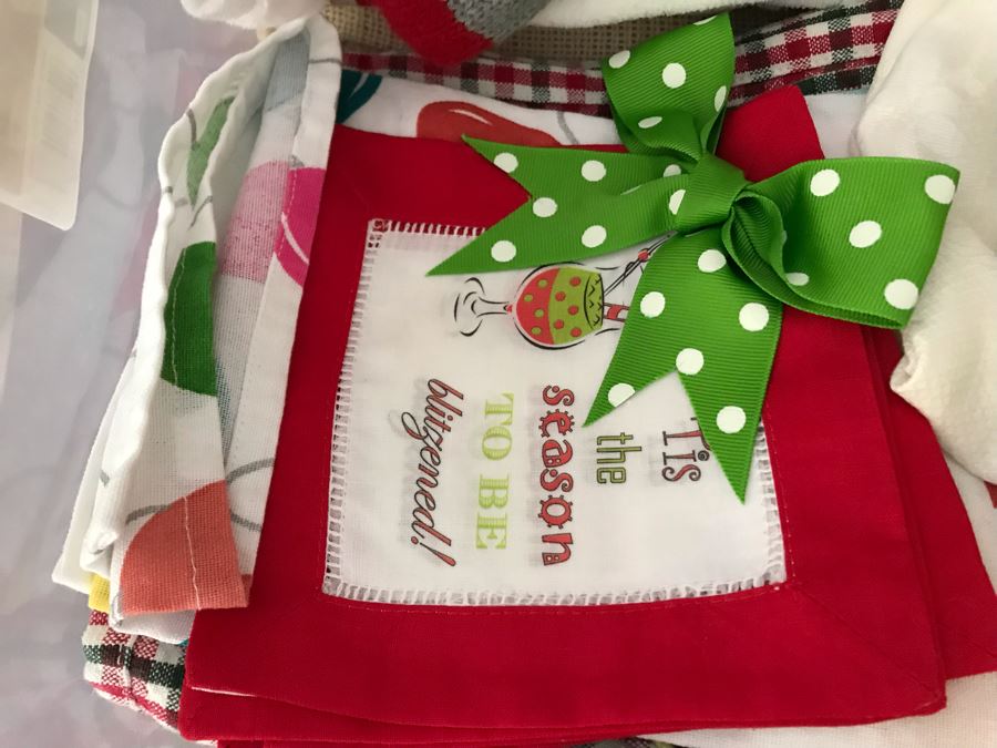 JUST ADDED - Plastic Bin Filled With Christmas Themed Linens / Tablecloths Including Christmas Hooked Rug [Photo 8]