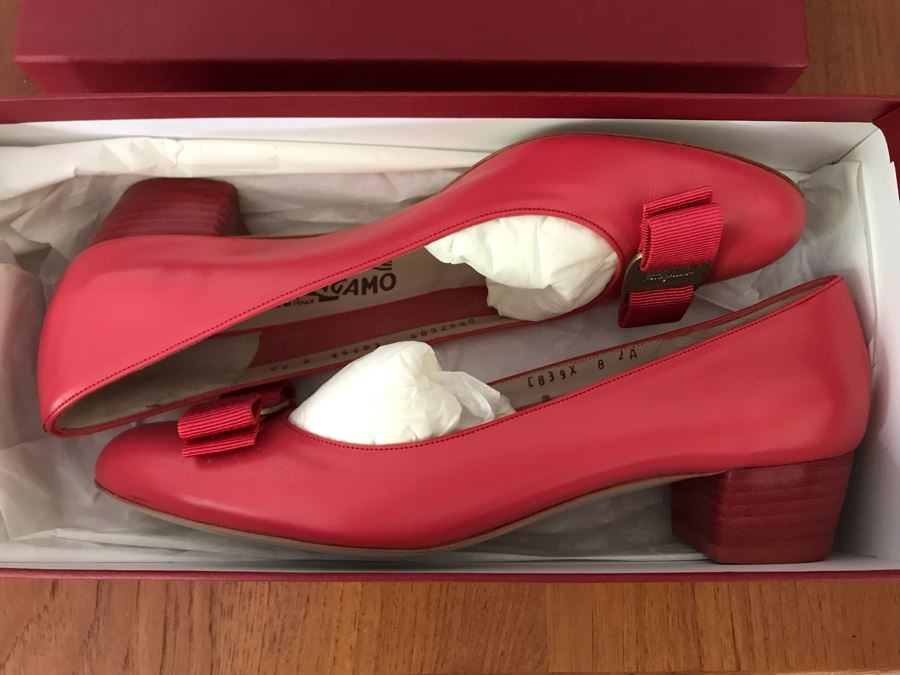 JUST ADDED - Salvatore Ferragamo Coral Heels Shoes Size 8 [Photo 2]