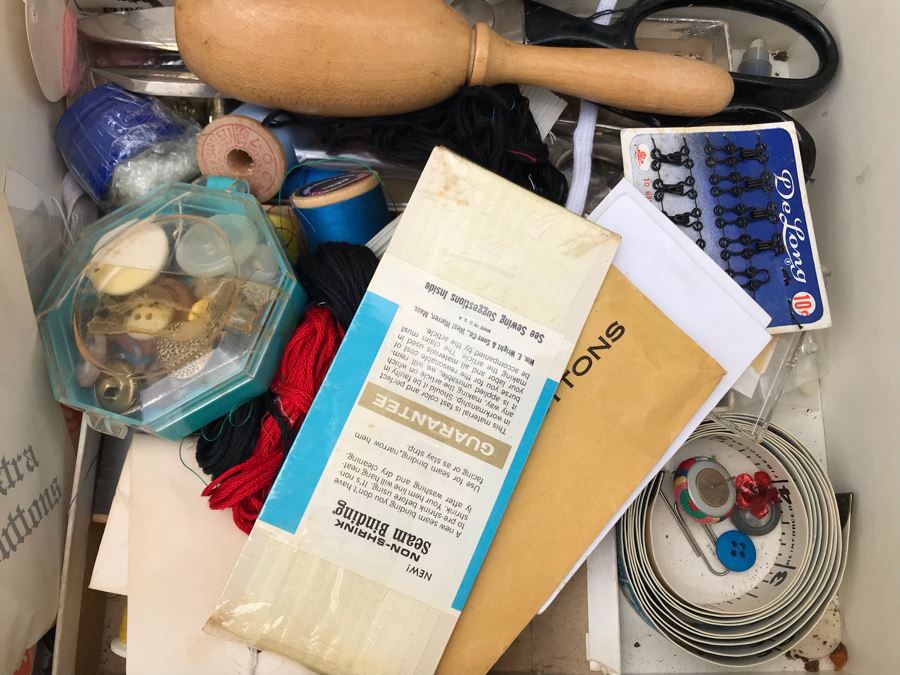 JUST ADDED - Vintage Sewing Box Filled With Supplies [Photo 8]